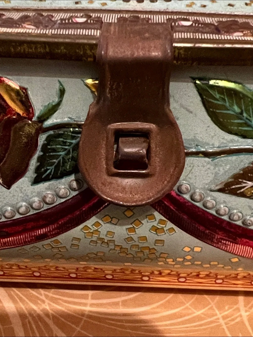 Vintage Rose Tin Trinket Box with Latch